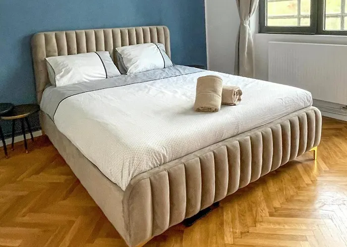Flh - Nana\'S Apartment